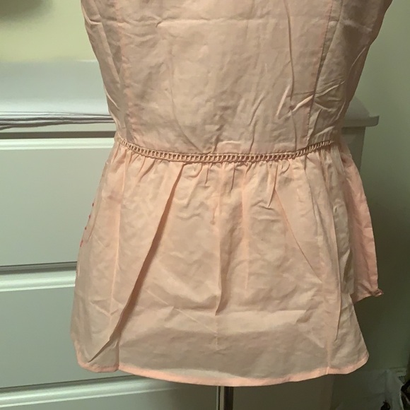 Shades of pink embroidered sleeveless top - Picture 6 of 11